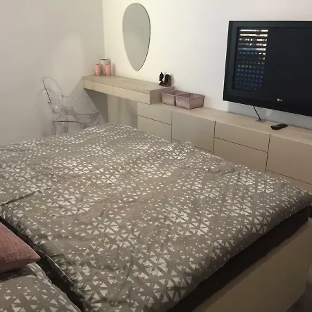 Apartman Golf דירה Trenčín